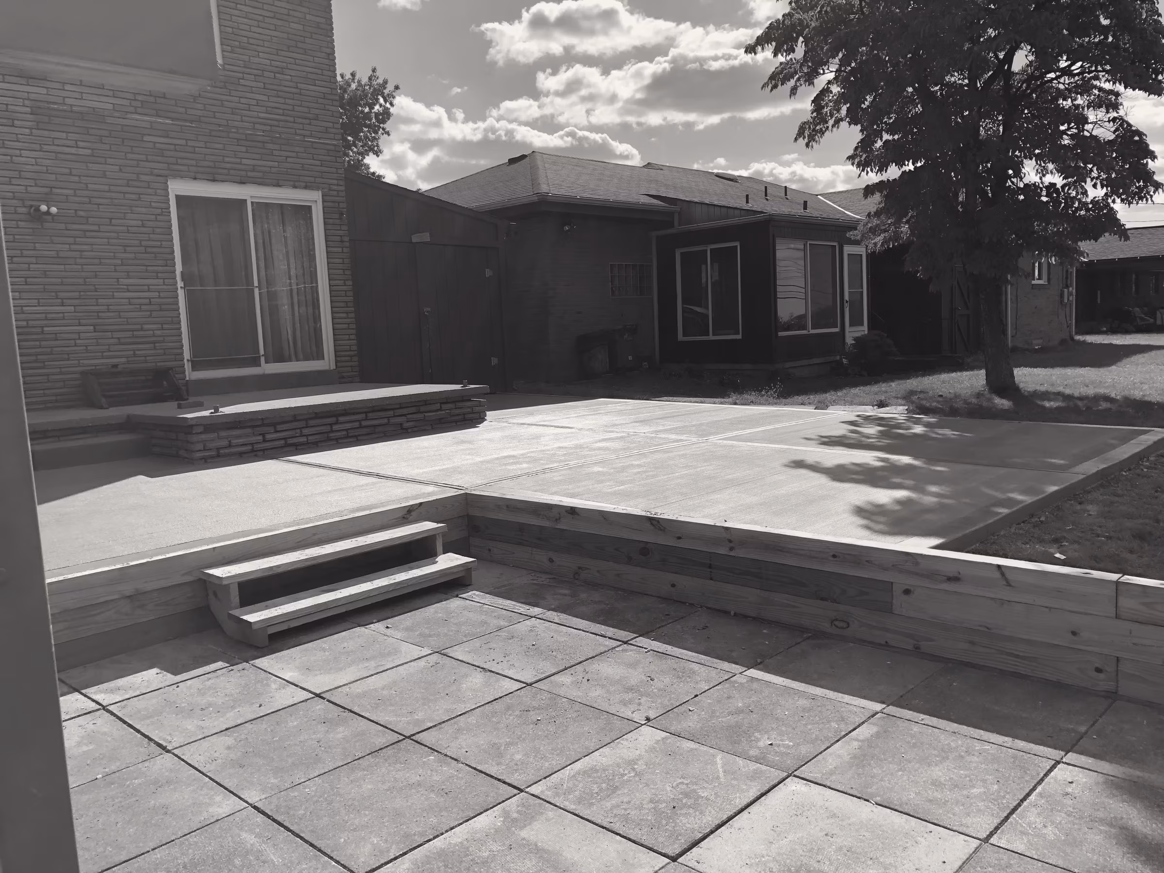Concrete · slab patio · cast and broom finish (c)