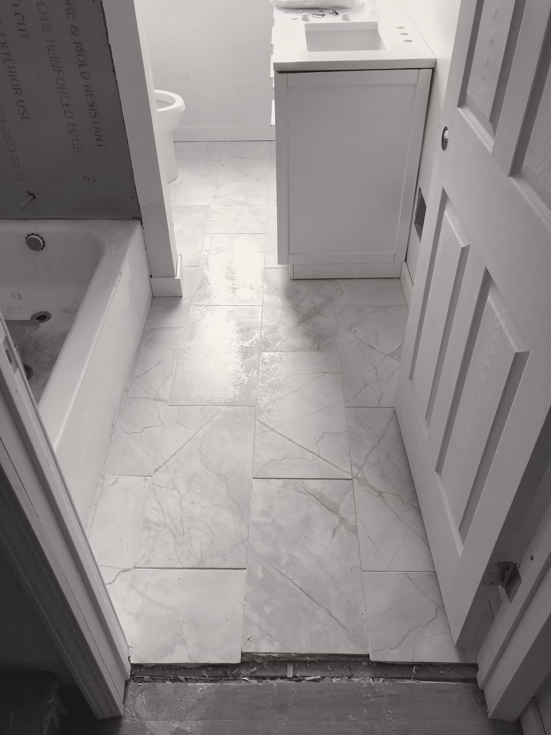 Tile floor · bath · vanity set